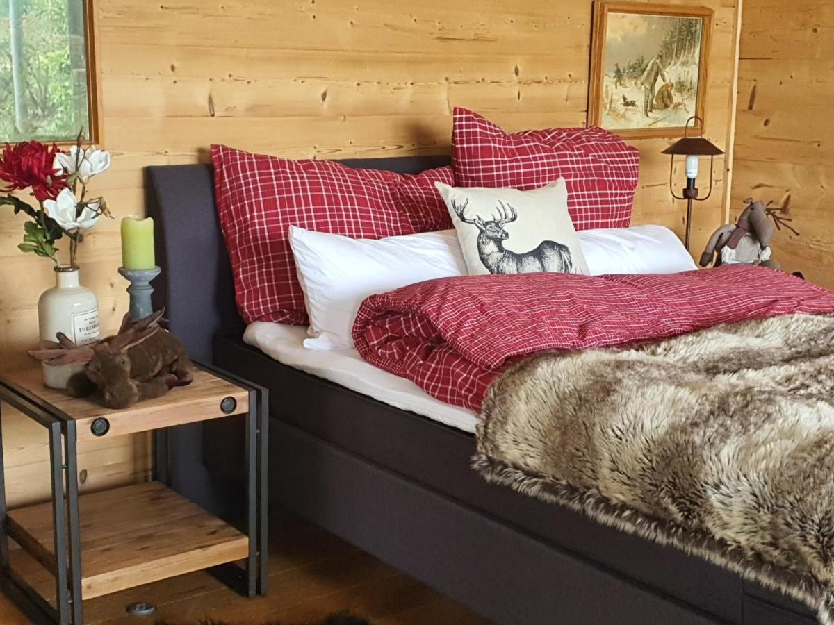 River Mosel Holiday Homes, Meerfeld Studio With A Lake View Luaran gambar