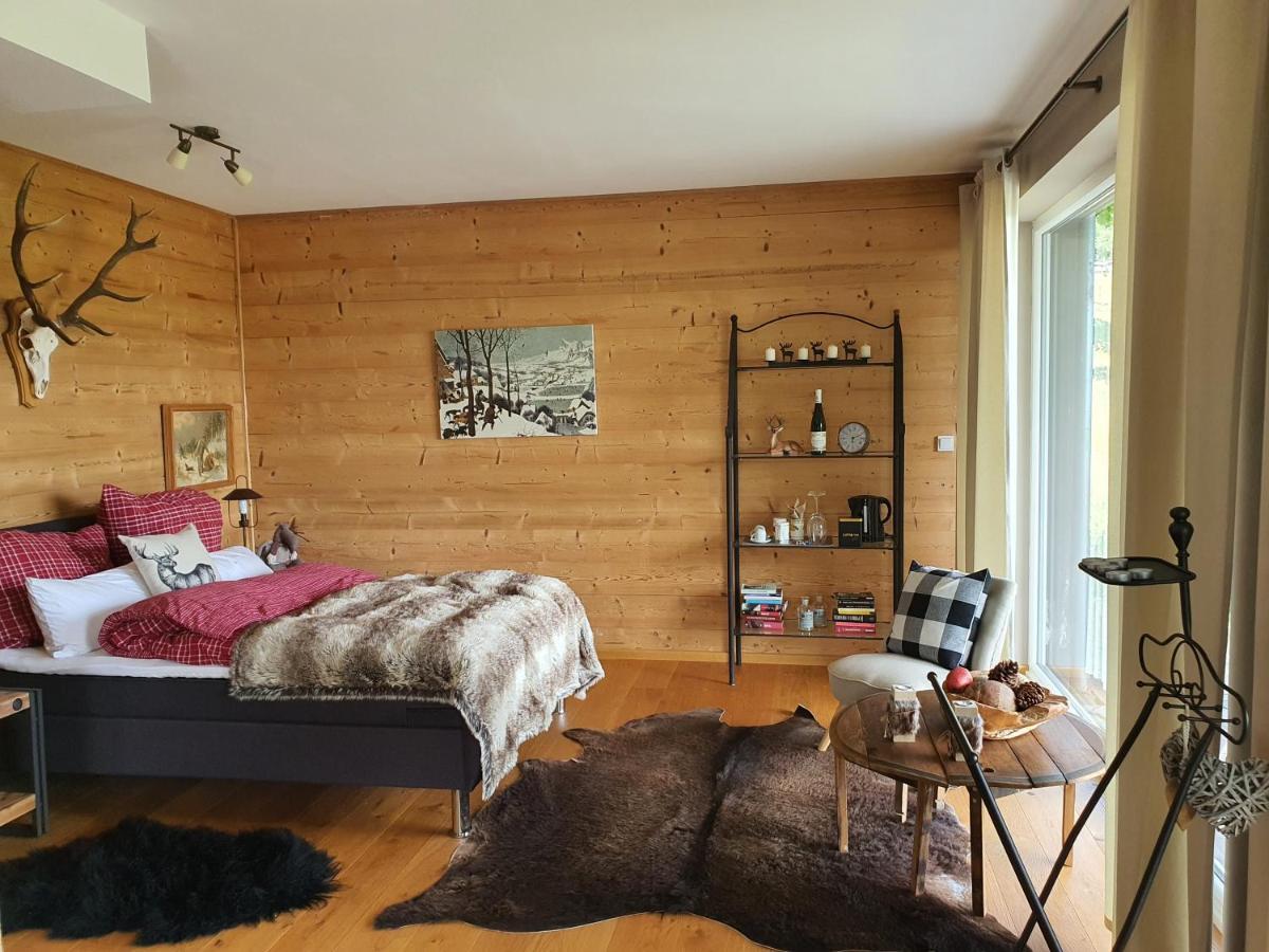 River Mosel Holiday Homes, Meerfeld Studio With A Lake View Luaran gambar