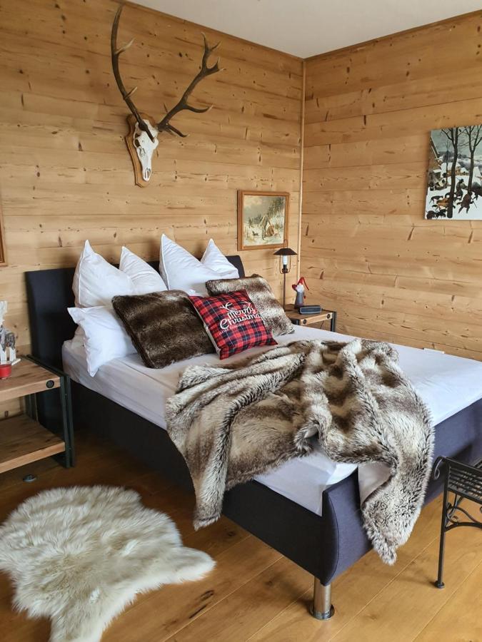 River Mosel Holiday Homes, Meerfeld Studio With A Lake View Luaran gambar