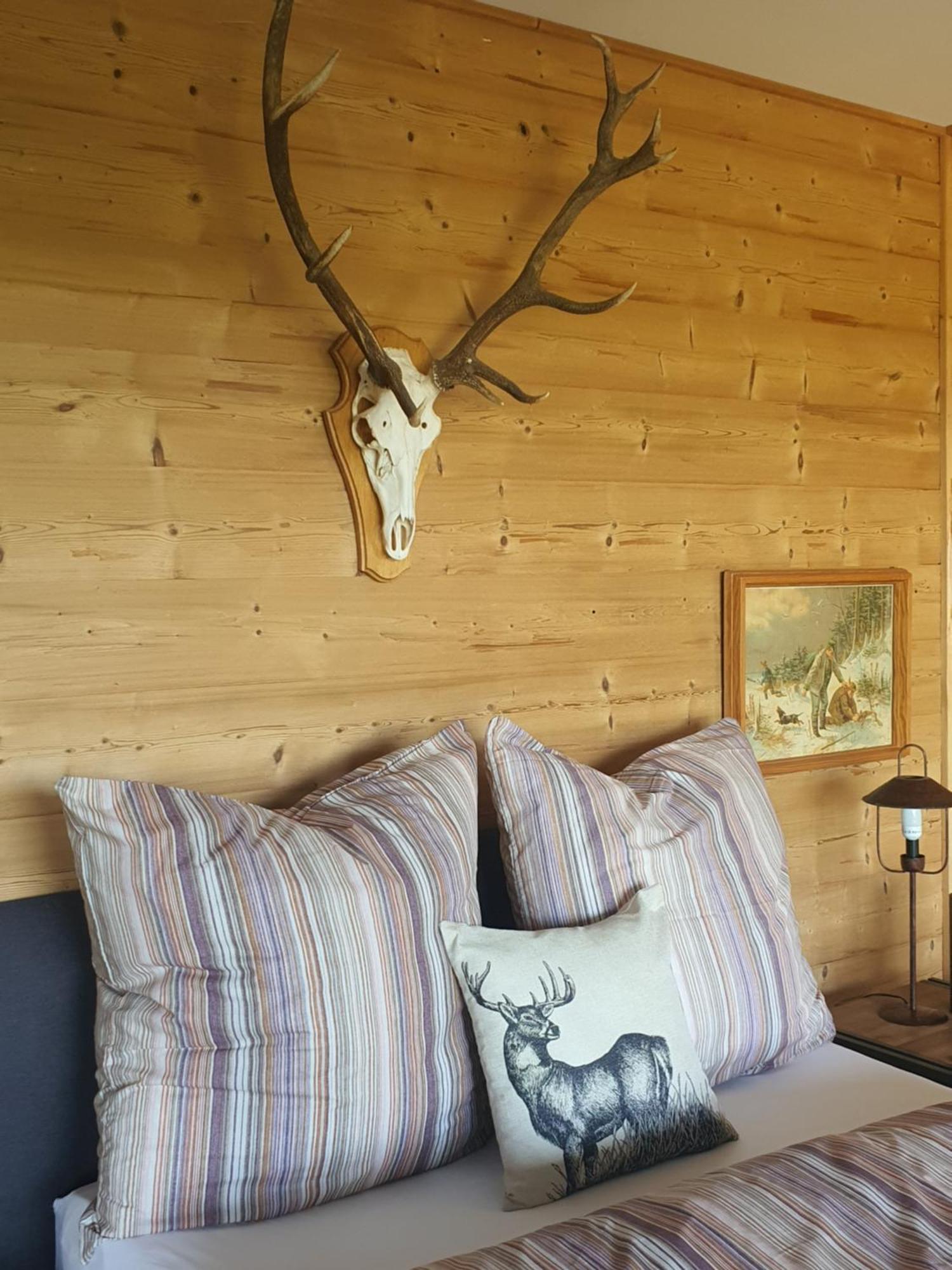 River Mosel Holiday Homes, Meerfeld Studio With A Lake View Luaran gambar