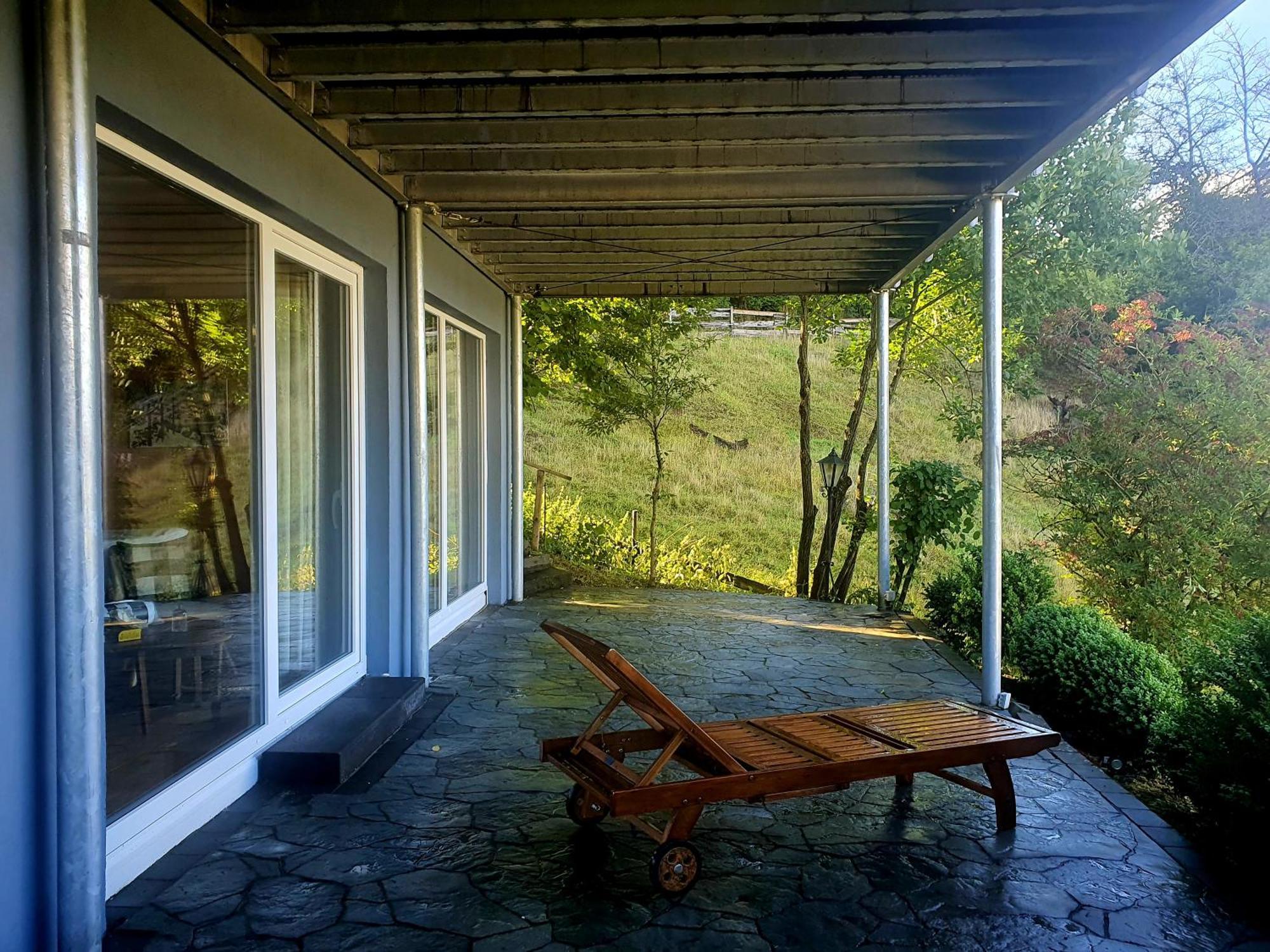 River Mosel Holiday Homes, Meerfeld Studio With A Lake View Luaran gambar